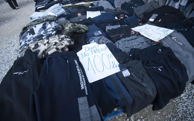 Hrvati navalili na najpoznatiji zagrebački sajam. Plaća se u eurima, a na akciji je sve: Od kobasica, pa do bicikla i '&scaron;tikli za koke'