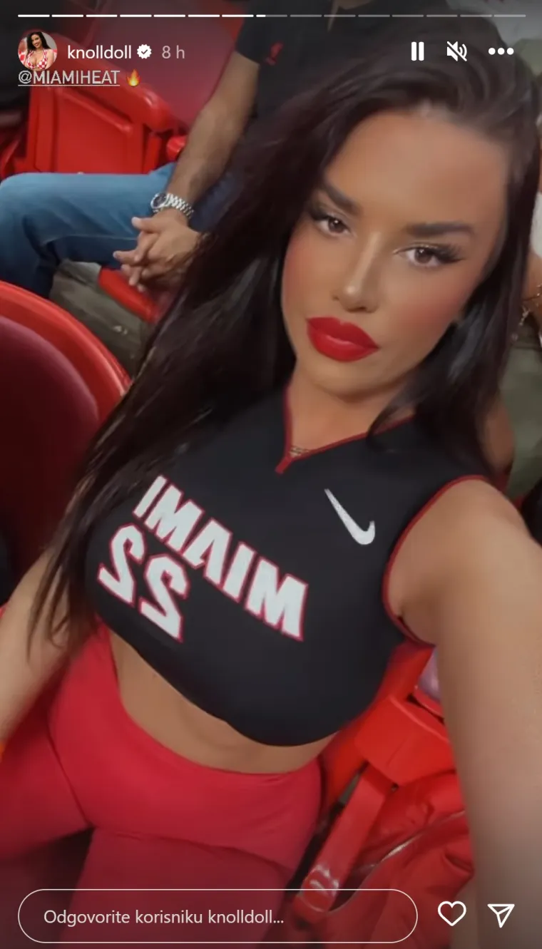 Knoll žari i pali Floridom: Poslije napete utakmice u jo&scaron; napetijim crvenim tajicama, presvukla se u kič i po&scaron;la u luksuzan klub