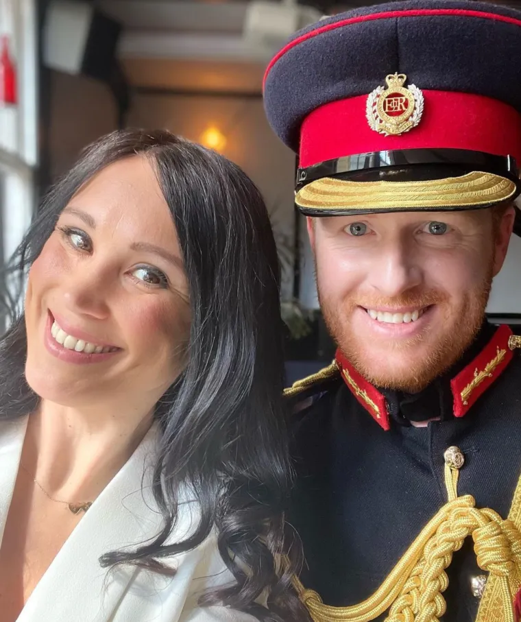Ne, ovo nisu Harry i Meghan, ali jesu Rhys i Sarah, popularni dvojnici odbjeglog kraljevskog para: Sličnost je nevjerojatna!