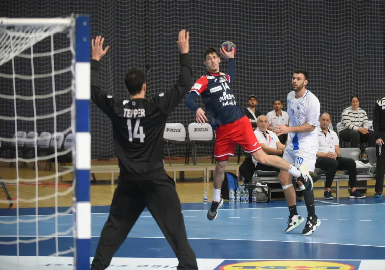 Paolo Kraljević najnepoznatije je ime na ovogodi&scaron;njem popisu. Mladi igrač PPD Zagreba zamjena je Ivanu Čupiću na desnom krilu u klubu, a priliku koju je dobio zbog ozljede Čupka sjajno je iskoristio. Pokazao je kvalitetu u klubu ali i u pripremnim utakmicama za reprezentaciju, a pogotovo protiv Makedonije kojoj je zabio &scaron;est golova.