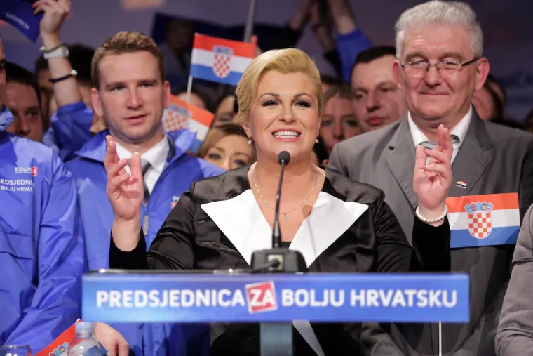 Sjećate li se ove noći? Padali su poljupci i nestvarna obećanja: Kolinda i zaboravljeni Karamarko bili su na sedmom nebu, a tek Jakov....