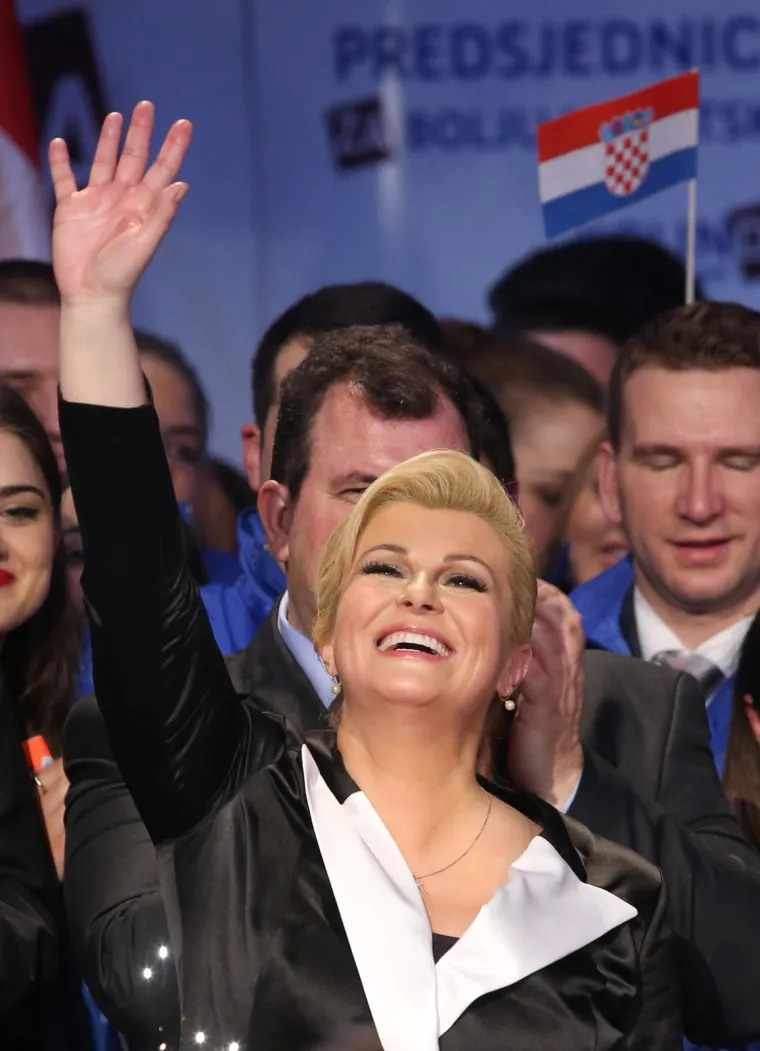 Sjećate li se ove noći? Padali su poljupci i nestvarna obećanja: Kolinda i zaboravljeni Karamarko bili su na sedmom nebu, a tek Jakov....