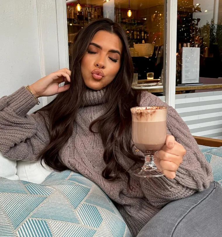 Izvori su rekli i kako se Gemma definitivno ne misli useliti u stan s nekim dečkom, već da planira iskustiti slobodu i neovisnost prije ozbiljnije veze. 