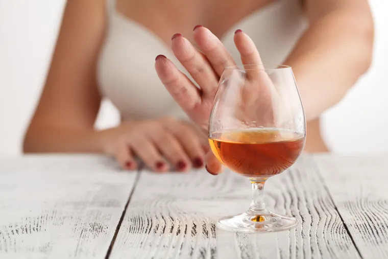 Od osam do 14 dana trijeznosti. Bravo, izdržali ste cijeli tjedan! &quot;U drugom tjednu možete primijetiti da se vaše navike spavanja poboljšavaju s dubljim, manje isprekidanim snom&quot;, kazala je Signe. Preporučuje se da prosječna odrasla osoba spava otprilike sedam do devet sati po noći, što je, kaže Signe, puno lakše postići ako ne pijete.
