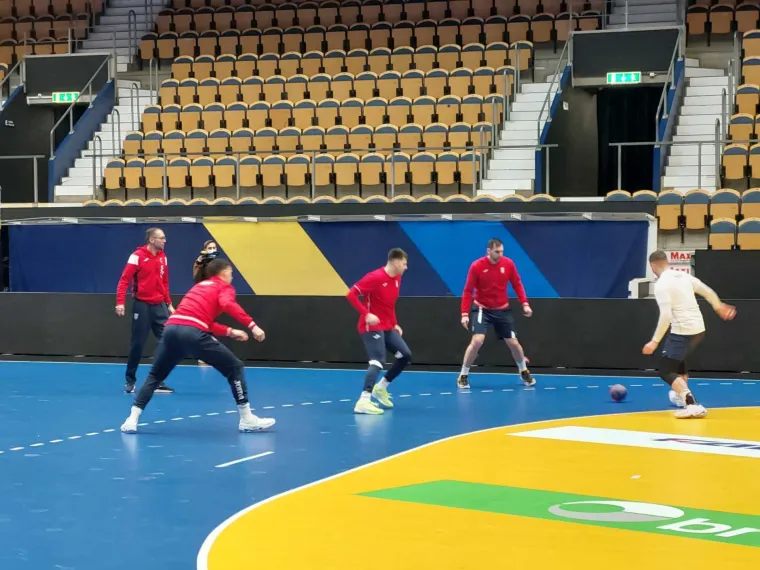 Donosimo vam fotografije s treninga rukometa&scaron;a uoči Egipta: Pripremaju se na neobičan način