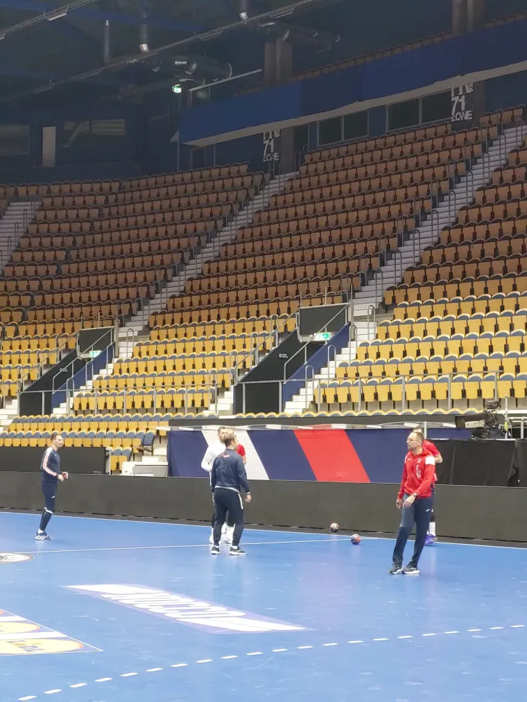 Donosimo vam fotografije s treninga rukometa&scaron;a uoči Egipta: Pripremaju se na neobičan način