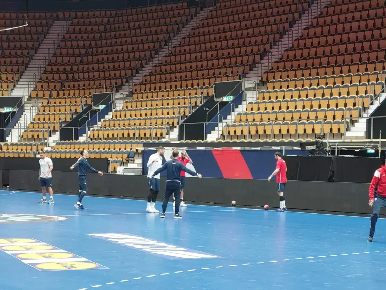 Donosimo vam fotografije s treninga rukometa&scaron;a uoči Egipta: Pripremaju se na neobičan način