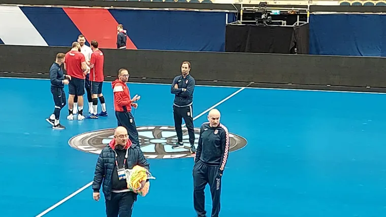 Donosimo vam fotografije s treninga rukometa&scaron;a uoči Egipta: Pripremaju se na neobičan način