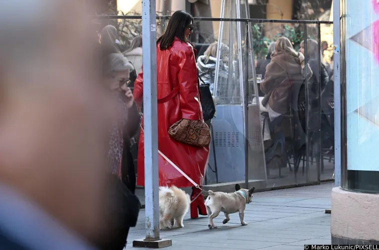 Borna Kotromanić privlačila poglede u krajnje odvažnoj kombinaciji: Imala je i sitnih problema, ali sve je super ishendlala