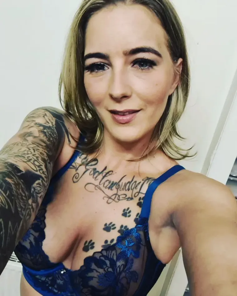 Odgovor jo&scaron; nije stigao: Odlučila se sama oglasiti nakon &scaron;okantne ponude koju je njezin suprug dao drugom mu&scaron;karcu