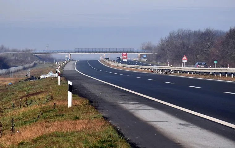Zastrašujući prizori s autoceste A3 kod Nove Gradiške: Čak devet nesreća, dijelovi vozila razasuti su na sve strane...