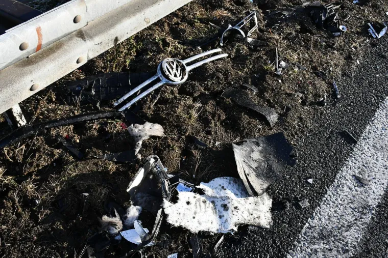 Zastrašujući prizori s autoceste A3 kod Nove Gradiške: Čak devet nesreća, dijelovi vozila razasuti su na sve strane...