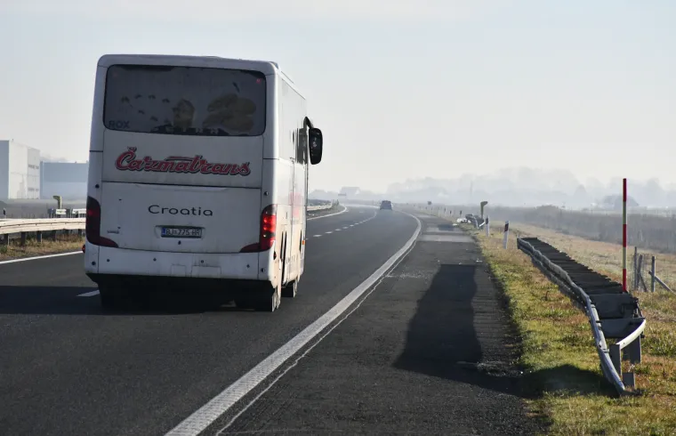 Ovo su slike užasa jutro nakon serije nesreća na A3 u kojima je čovjek poginuo, a 12 ih je ozlijeđeno