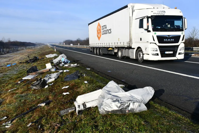 Ovo su slike užasa jutro nakon serije nesreća na A3 u kojima je čovjek poginuo, a 12 ih je ozlijeđeno