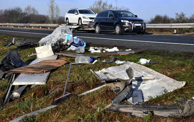 Ovo su slike užasa jutro nakon serije nesreća na A3 u kojima je čovjek poginuo, a 12 ih je ozlijeđeno