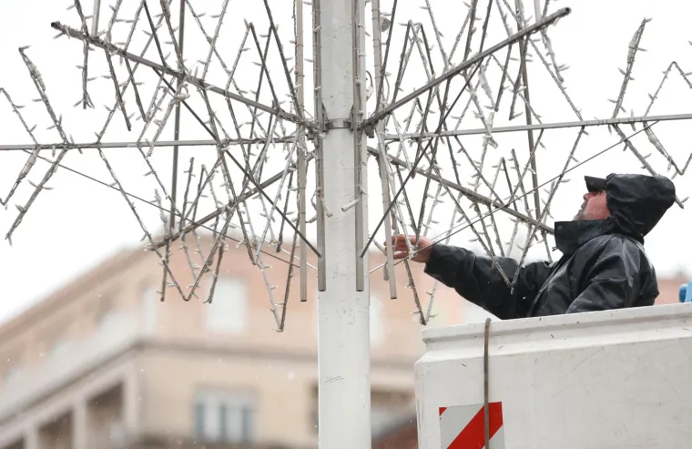 Snijeg pada u užem središtu Zagreba: Jeste li znali da današnji dan slovi kao najdepresivniji u godini?