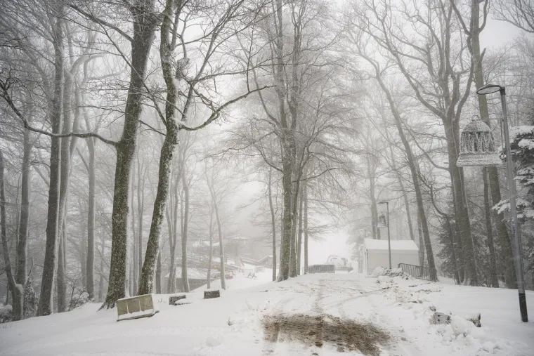 Prava zimska idila na Sljemenu: Zagrepčani konačno dočekali snijeg