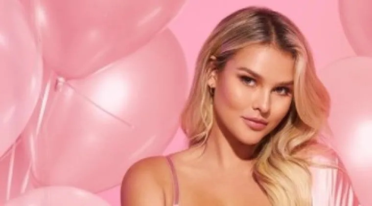 Sjećate li se Amerikanke koja je polugola prekinula finale Lige prvaka? Sada je napravila najhrabriji korak