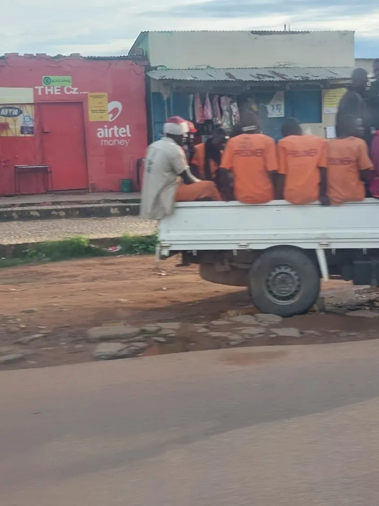 Ovako izgleda zambijski zatvor u kojem su Hrvati! Prenapučene ćelije, lo&scaron;i sanitarni uvjeti...