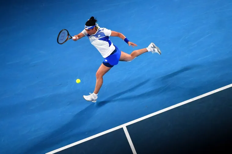 "Masaža ljudi, masaža... Za one koji ne znaju moj muž je fitnes trener", zaključila je Jabeur.
