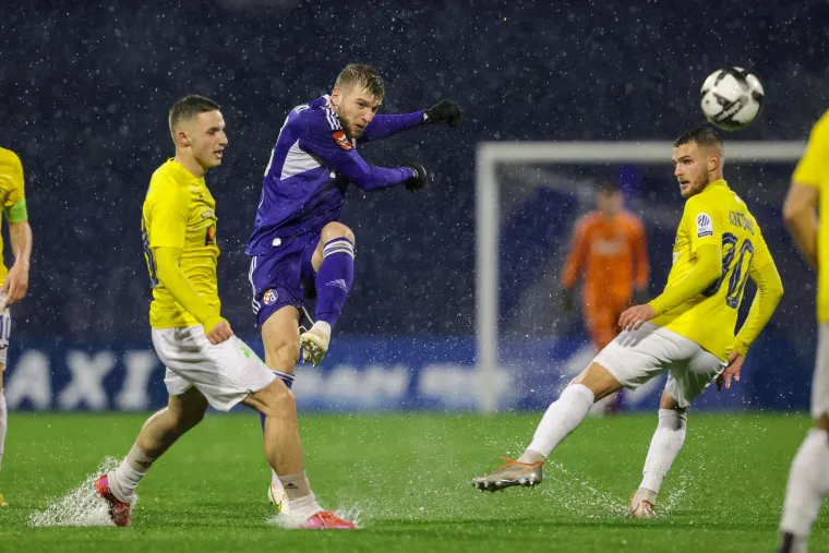 Dinamo u nemogućim uvjetima u Maksimiru slomio slovenskog prvoliga&scaron;a: Ozlijedila se velika zvijezda Plavih