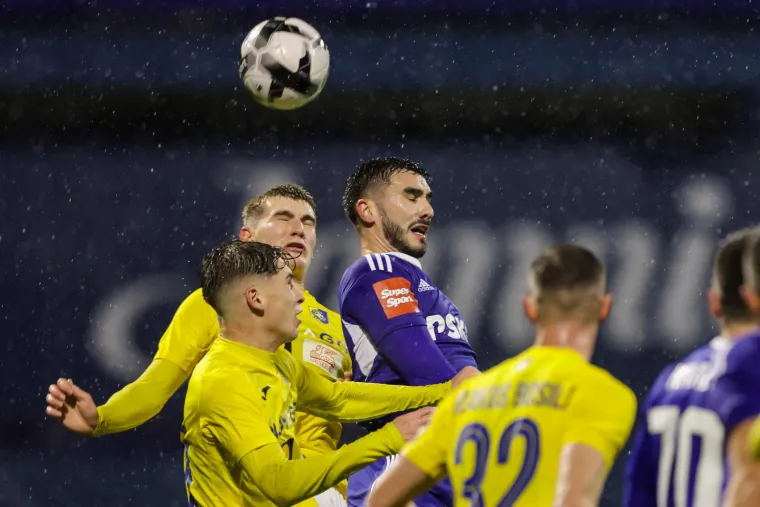 Dinamo u nemogućim uvjetima u Maksimiru slomio slovenskog prvoliga&scaron;a: Ozlijedila se velika zvijezda Plavih