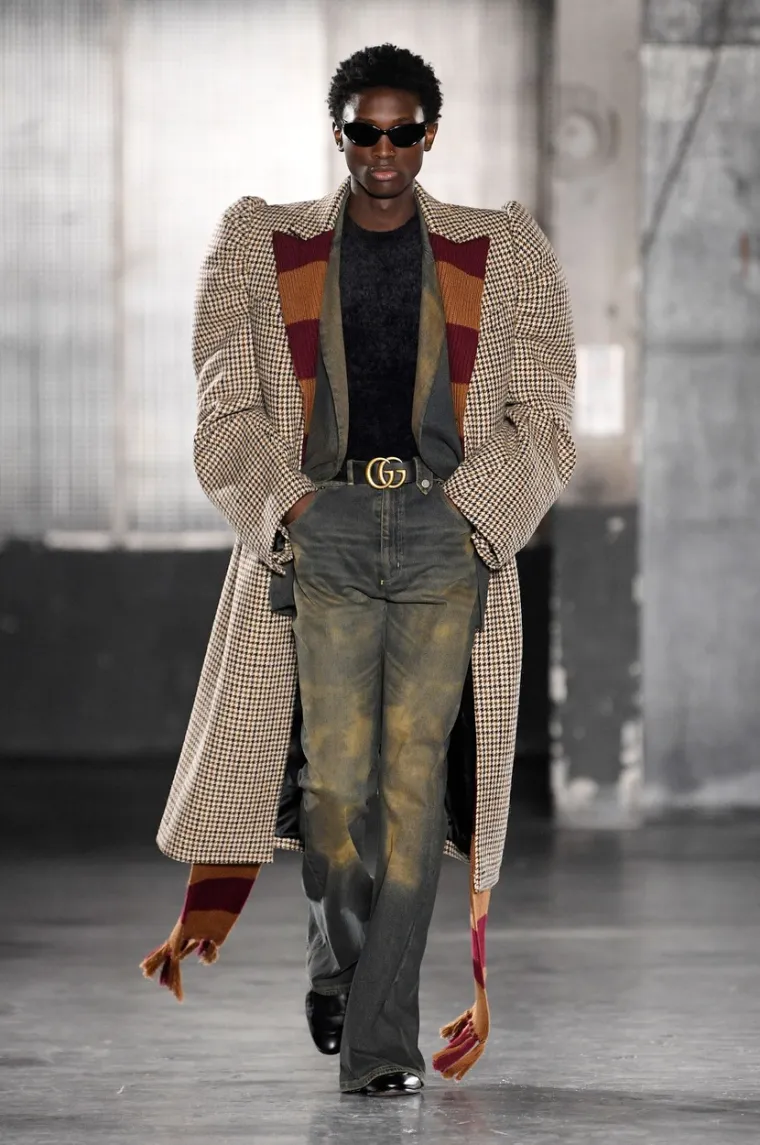 Dominacija hrabrih dekoltea i škakljivih proreza, ali ne samo na ženama: Dobro vidite, ovo je posljednji krik muške mode!