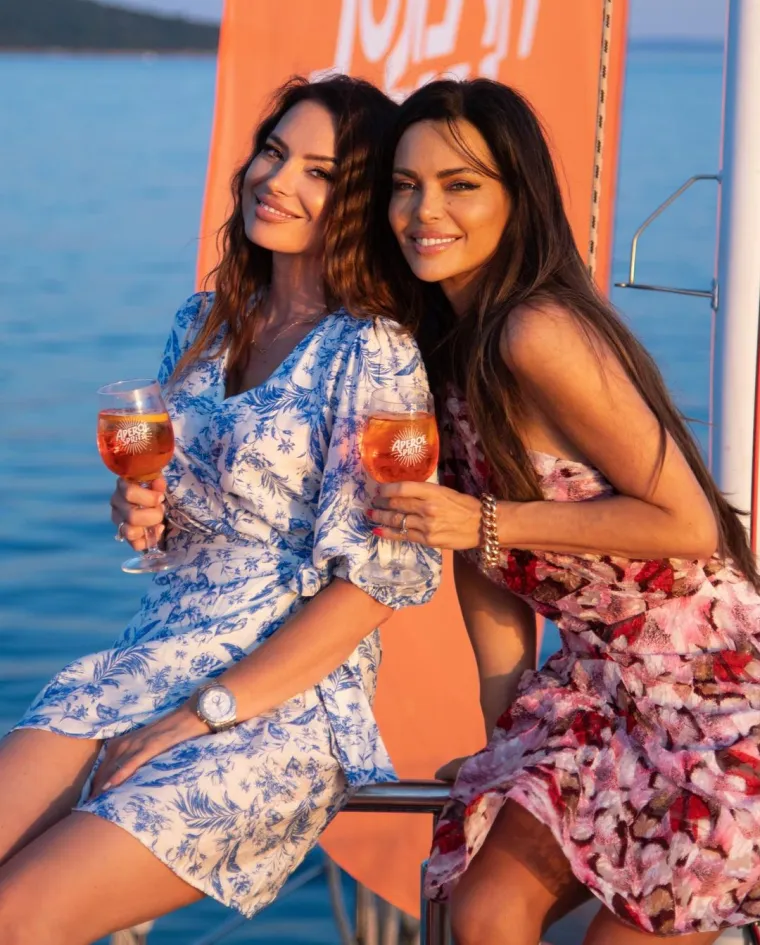 Iva Jerković, Nikolina Ristović