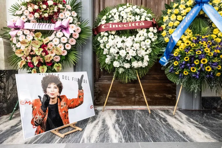 Legendarna Gina Lollobrigida ispraćena je na vječni počinak: Od 'najljepše žene svijeta' oprostile se tisuće ljudi