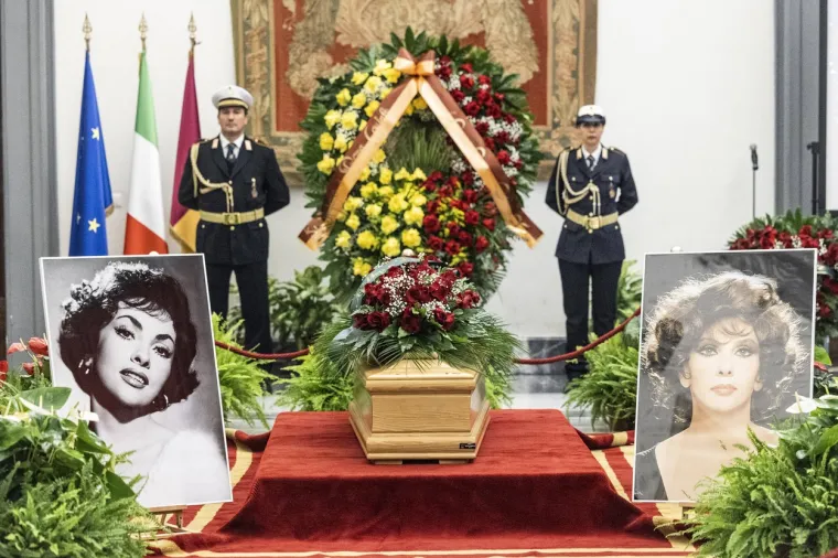Legendarna Gina Lollobrigida ispraćena je na vječni počinak: Od 'najljepše žene svijeta' oprostile se tisuće ljudi