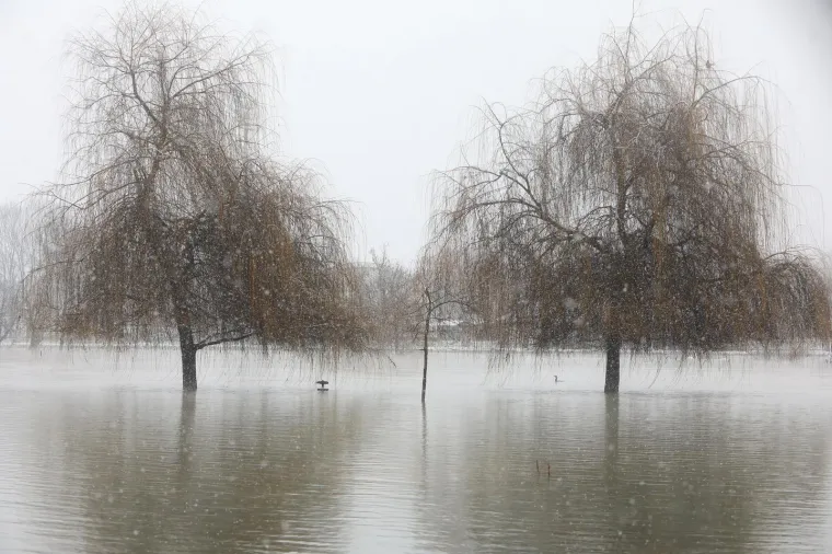 Vodostaj Korane dosegnuo 752 centimetra: Na snazi izvanredne mjere obrane od poplava