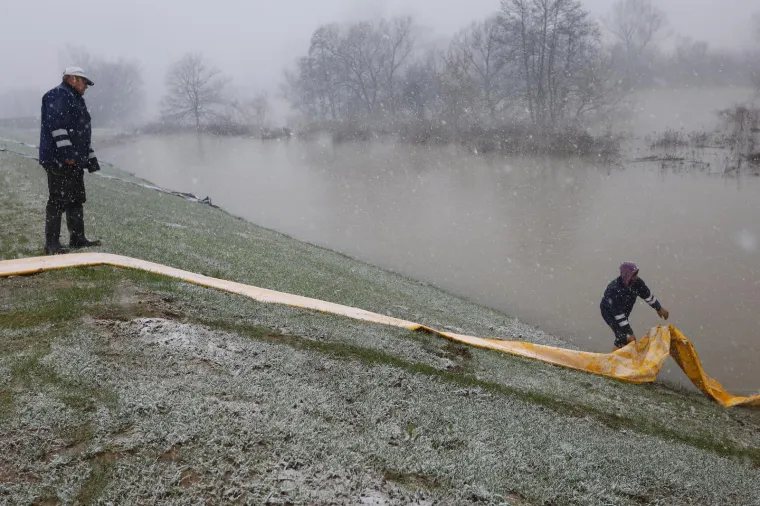 Vodostaj Korane dosegnuo 752 centimetra: Na snazi izvanredne mjere obrane od poplava