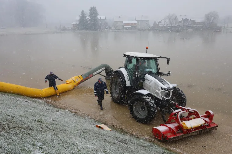 Vodostaj Korane dosegnuo 752 centimetra: Na snazi izvanredne mjere obrane od poplava