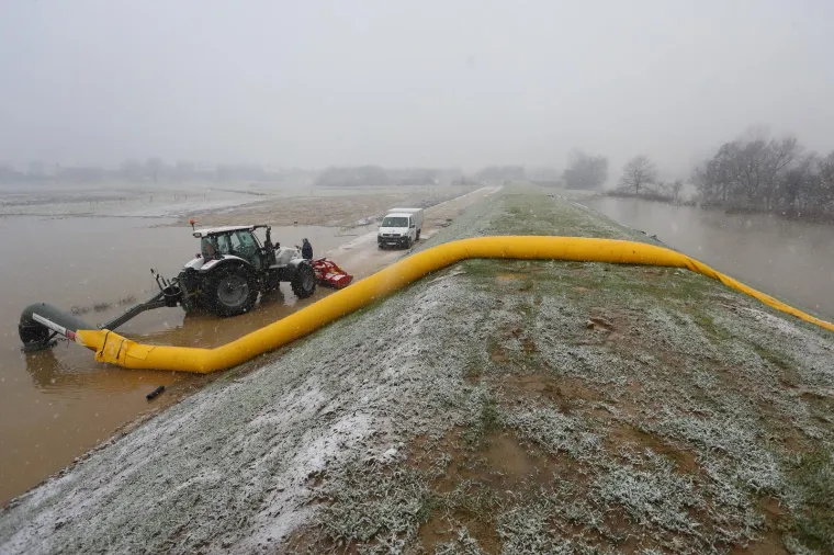 Vodostaj Korane dosegnuo 752 centimetra: Na snazi izvanredne mjere obrane od poplava