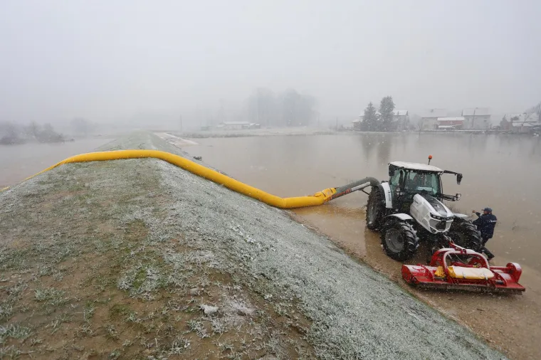 Vodostaj Korane dosegnuo 752 centimetra: Na snazi izvanredne mjere obrane od poplava