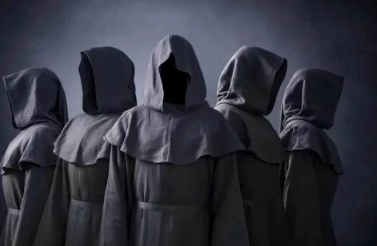 &quot;Jako je lako uvući nekoga u neku priču koja nije nesrodna kršćanstvu. Sotonizam je dio kršćanstva, kada čovjek vjeruje u Boga, vjeruje i u postojanje lošeg. Razlika je samo u tome što se u sotonizmu poštuje Lucifer, pali anđeo. Nekada anđeo svjetlosti, najljepši među Božjim anđelima, i pao je zbog svoje taštine. Zbog te iste taštine i ljudi padaju u okrilje sekti&quot;, dodao je.