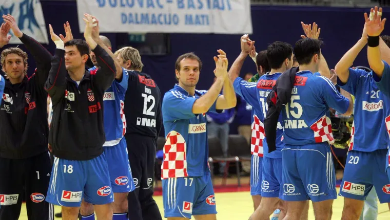 Vremeplov: Pogledajte kako su nekad izgledali i kakve su frizure nosili neponovljivi Balić i ekipa; Takvi se vi&scaron;e ne rađaju
