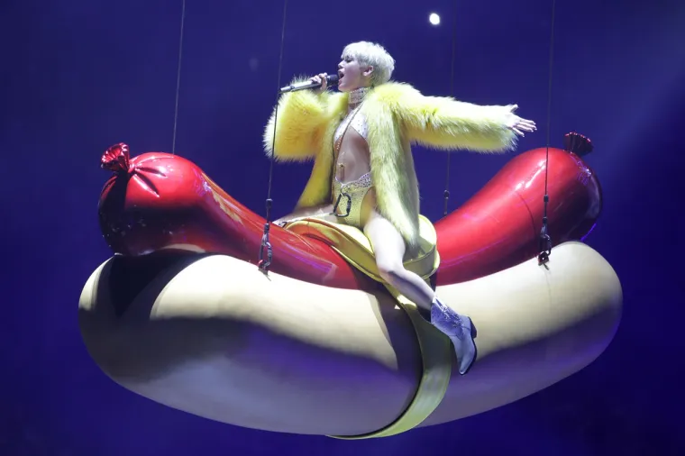 Omiljena divljaku&scaron;a obožava biti goli&scaron;ava: Iskopali smo za vas 30 njenih najhot fotografija