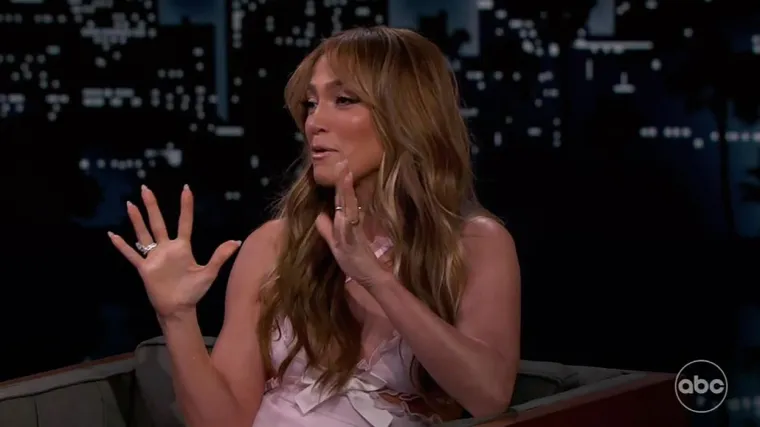 J.Lo u opako vrućoj kombinaciji do&scaron;etala u &scaron;ou: Dolje je bila skroz pristojna, a gore... Hm, prosudite sami!