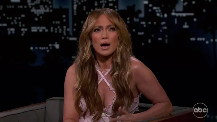 J.Lo u opako vrućoj kombinaciji do&scaron;etala u &scaron;ou: Dolje je bila skroz pristojna, a gore... Hm, prosudite sami!