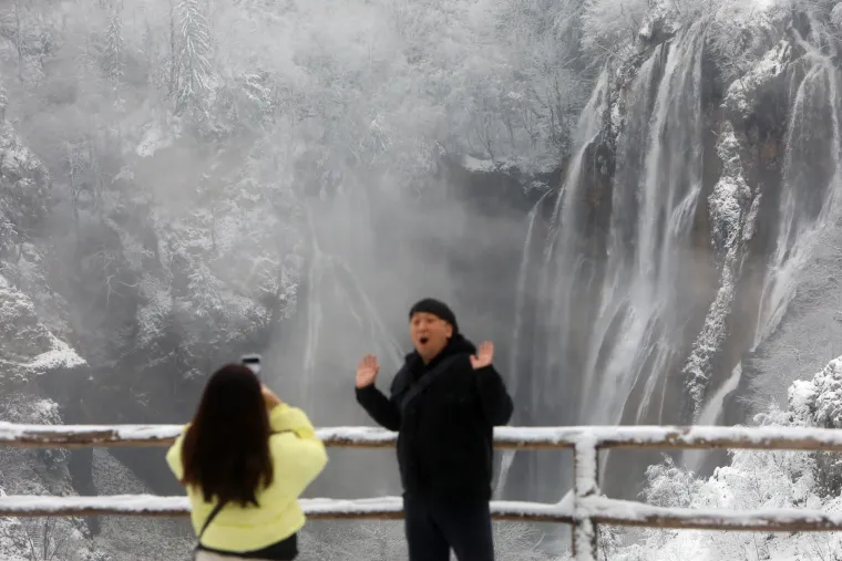 Jo&scaron; uvijek ne znate gdje ćete za vikend? Uz ovu idilu, dobit ćete ideju. Plitvice izgledaju očaravajuće pod snijegom