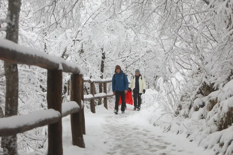 Jo&scaron; uvijek ne znate gdje ćete za vikend? Uz ovu idilu, dobit ćete ideju. Plitvice izgledaju očaravajuće pod snijegom