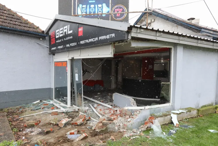 Misteriozni vozač autom rasturio poslovni prostor u Zagrebu, pa netragom nestao: Da stvar bude gora, nijedna ga kamera nije snimila