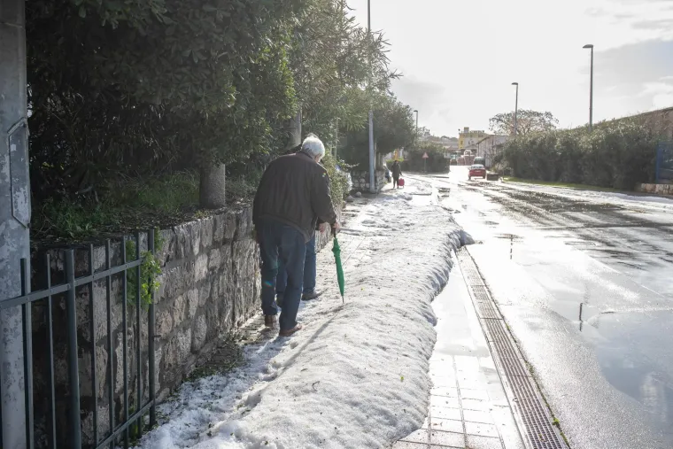 FOTO Tuča zabijelila Dubrovnik: Intervenirala je čak i ralica