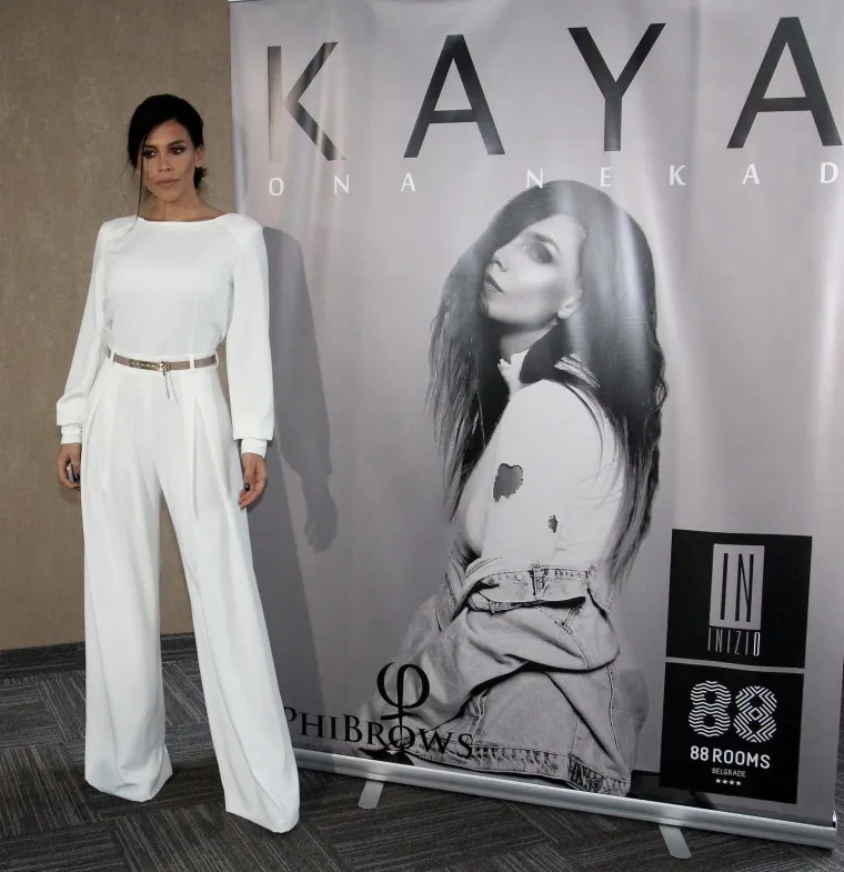 Pogledajte fotografije srpske pjevačice koju je navodno zaveo mladi hrvatski tenisač Borna Ćorić