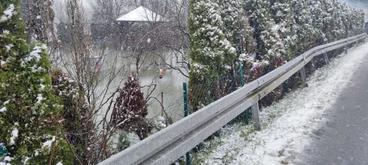 Kupa prijeti Letovaniću: Razina vode opasno visoka, poplavljena brojna dvori&scaron;ta i ceste