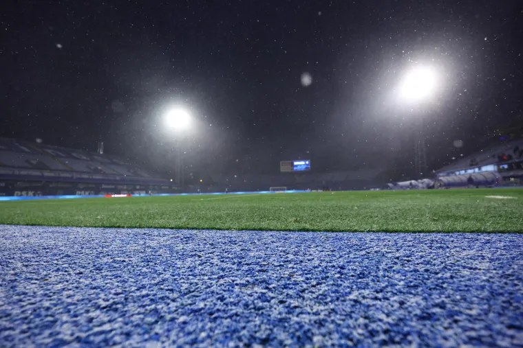 Zdravko Mamić se u četvrtak zapitao: 'Gdje je ona, za&scaron;to &scaron;uti?' Danas osvanula u loži Maksimira u dru&scaron;tvu Mirka Bari&scaron;ića