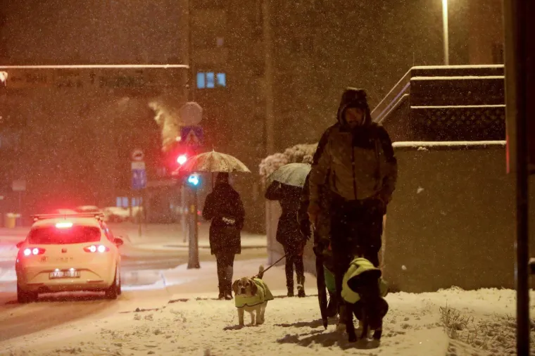 Ovi prizori dugo nisu viđeni: Čim je nastao snježni pokrivač, mnogi su spremili klince i spremno pohrlili u poznatu 'jamu'