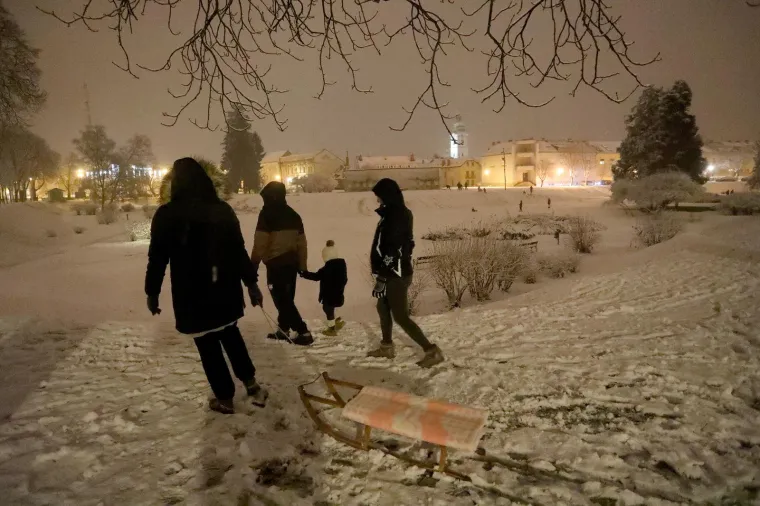Ovi prizori dugo nisu viđeni: Čim je nastao snježni pokrivač, mnogi su spremili klince i spremno pohrlili u poznatu 'jamu'