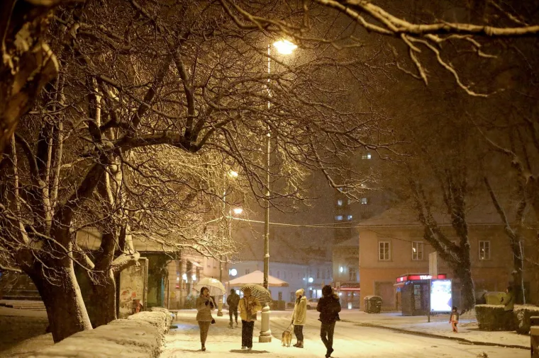 Ovi prizori dugo nisu viđeni: Čim je nastao snježni pokrivač, mnogi su spremili klince i spremno pohrlili u poznatu 'jamu'